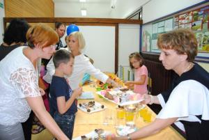 Predstava in pogostitev za prvošolce 16